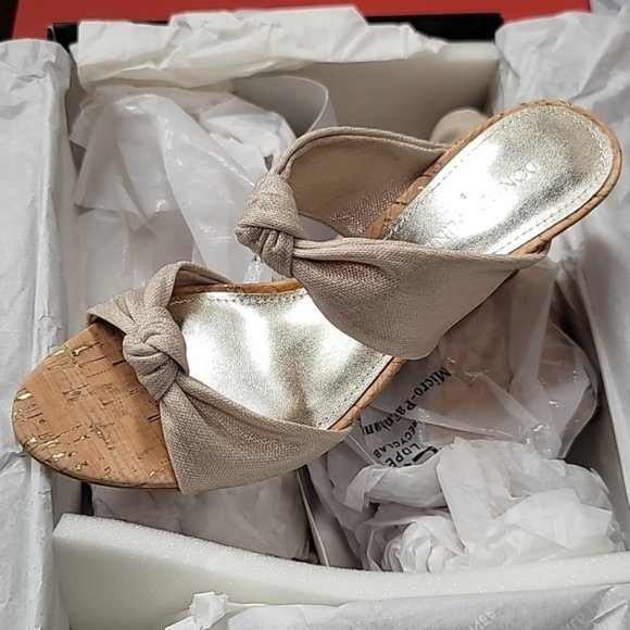 Donald J Pliner Pela Women's Knotted Wedge Slider - Picture 7 of 9